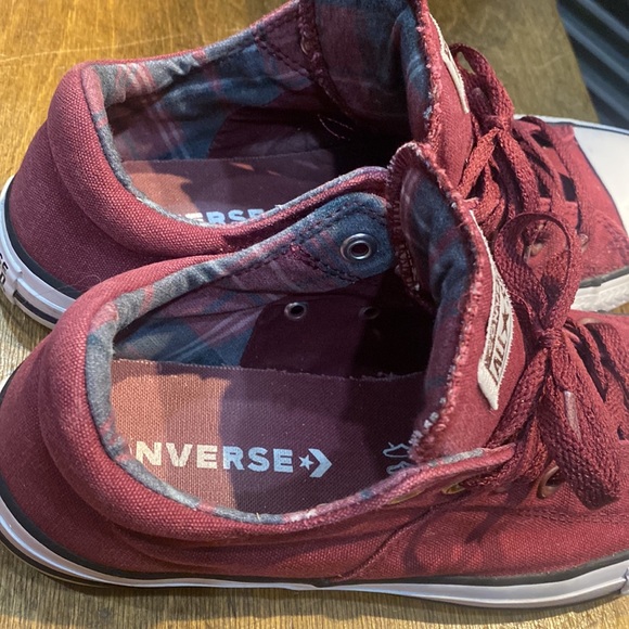Converse All Stars Chucks Slip in Burgundy Sneakers - Picture 5 of 11